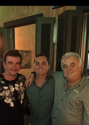 Fernando, ao centro, é irmão de Paulo Garcia (direita), candidato à presidência do Corinthians em eleições anteriores - Arquivo pessoal - Arquivo pessoal