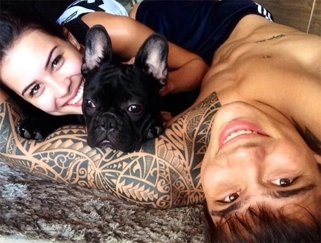 Outro exemplo de casal lutador x ring girl no MMA foi Camila Oliveira e Erick Silva. Eles já não estão juntos - Reprodução/Facebook