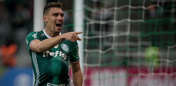 Moises comemora gol marcado para o Palmeiras contra o Figueirense - Eduardo Anizelli/Folhapress