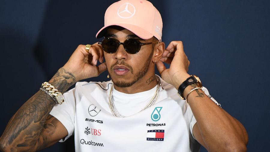 O inglês Lewis Hamilton deve renovar o seu contrato com a Mercedes por mais três anos - AFP PHOTO / BORIS HORVAT