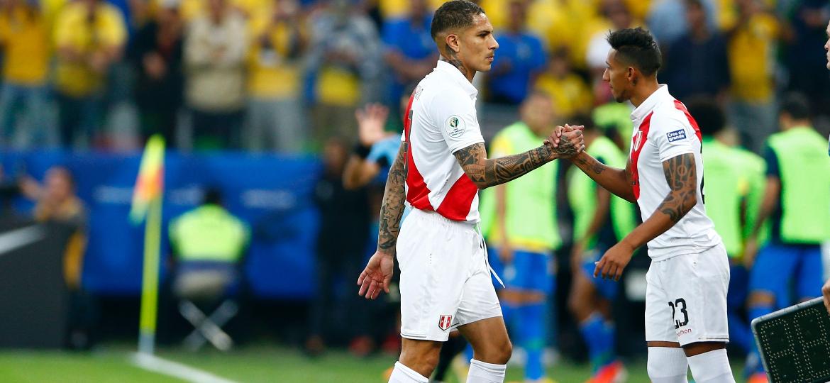 Seleção peruana, mesmo goleada pelo Brasil, avançou para a fase de mata-mata - Thiago Calil/Agif