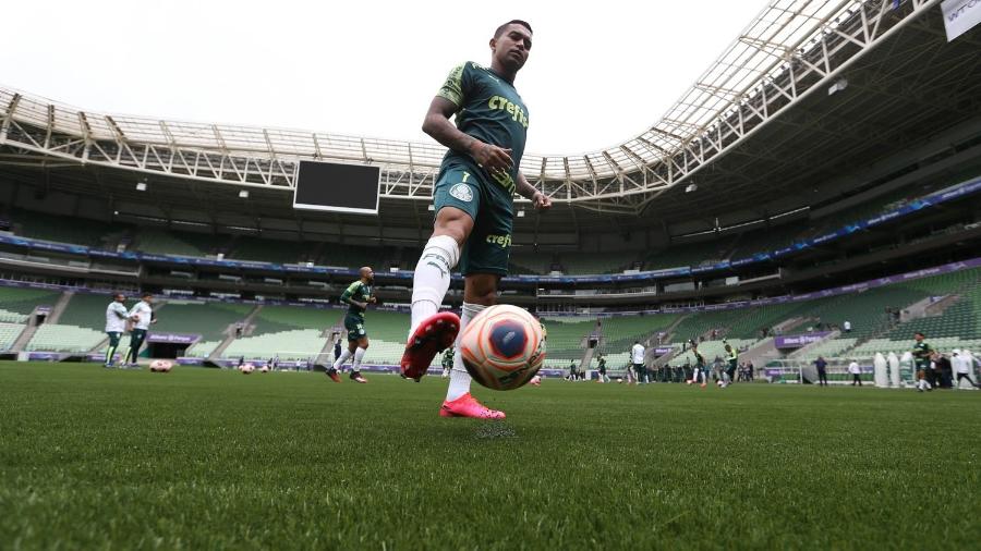 Dudu treina no novo gramado artificial do Allianz Parque - Cesar Greco/Ag. Palmeiras