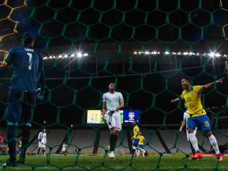 Eliminatorias Da Copa Canal No Youtube Promete Peru X Brasil Por R 50 Mensais