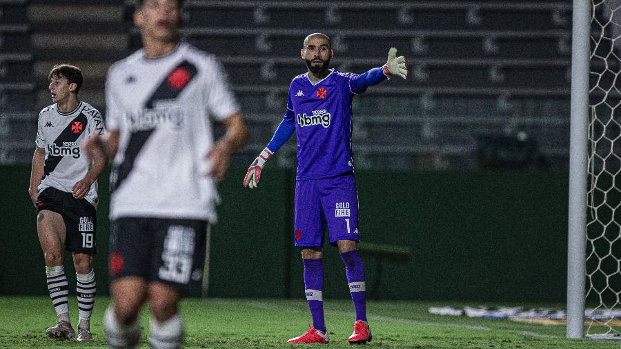 Vanderlei, goleiro do Vasco, durante confronto com o Goiás - Heber Gomes/AGIF