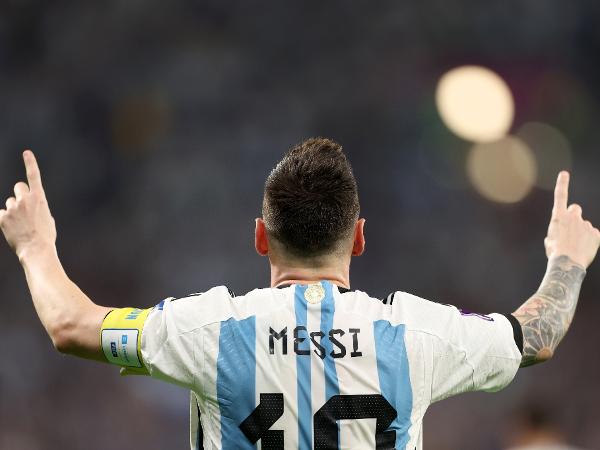 Messi brilha no milésimo jogo, Argentina vence Austrália e avança na Copa -  Futebol - R7 Copa do Mundo
