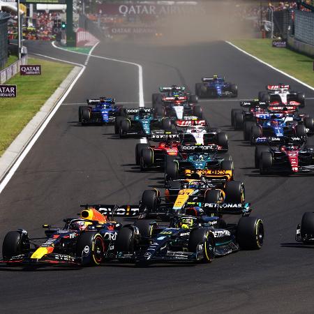 Max Verstappen ultrapassa Lewis Hamilton na largada do GP da Hungria