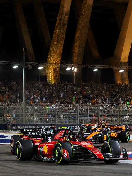 Carlos Sainz largando na pole position do GP de Singapura