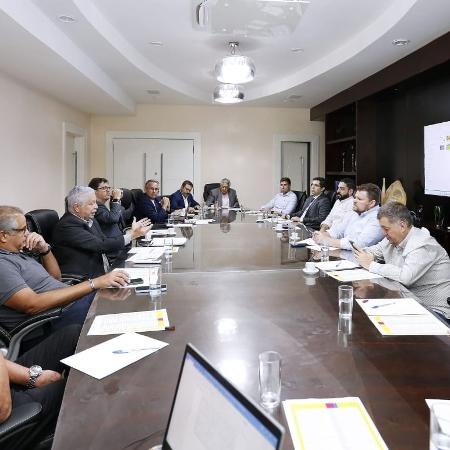 Ferj debateu arbitragem do Carioca 2024 com representantes dos clubes 