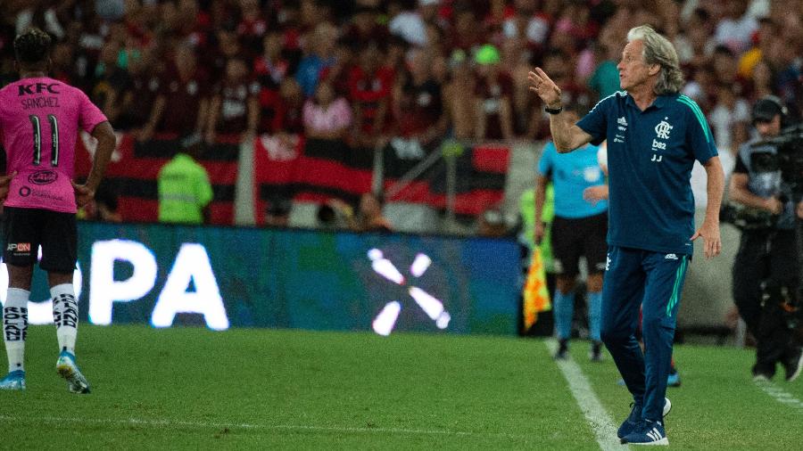 Jorge Jesus orienta o Flamengo na final da Recopa Sul-Americana, contra o Del Valle - Alexandre Vidal / Flamengo