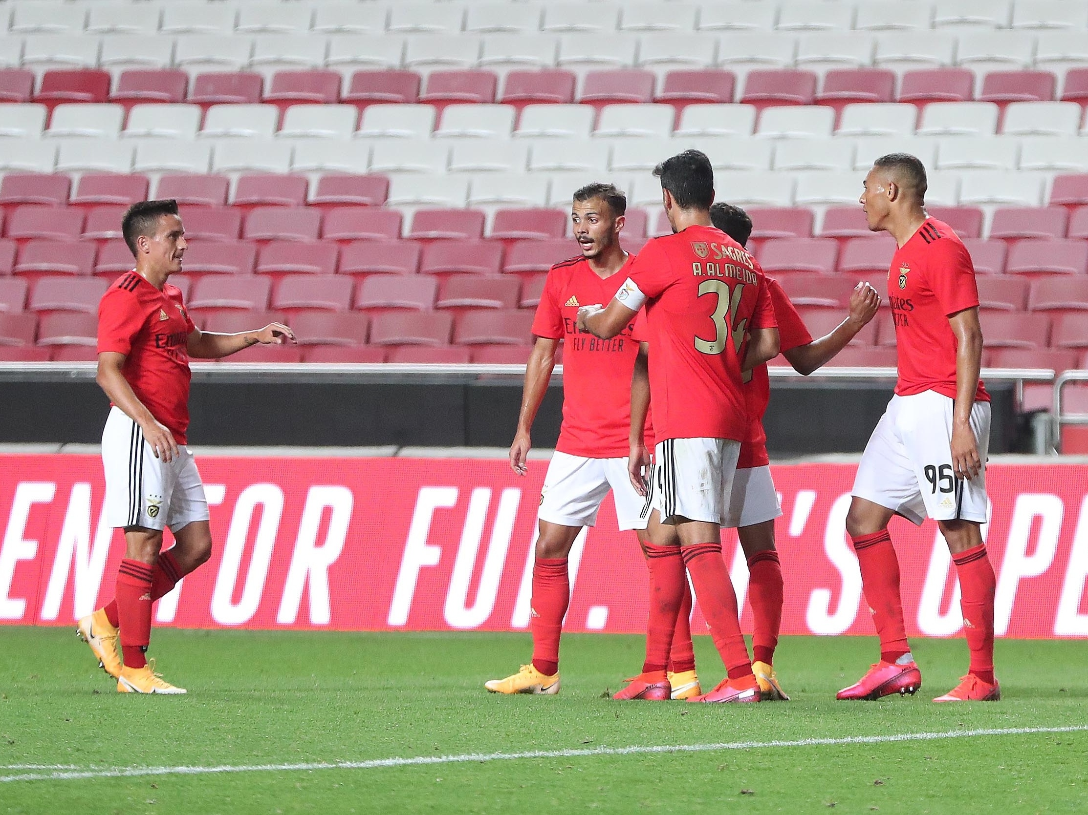Benfica Vence Outra E Jorge Jesus Segue Com 100 A Frente Da Equipe 02 09 2020 Uol Esporte