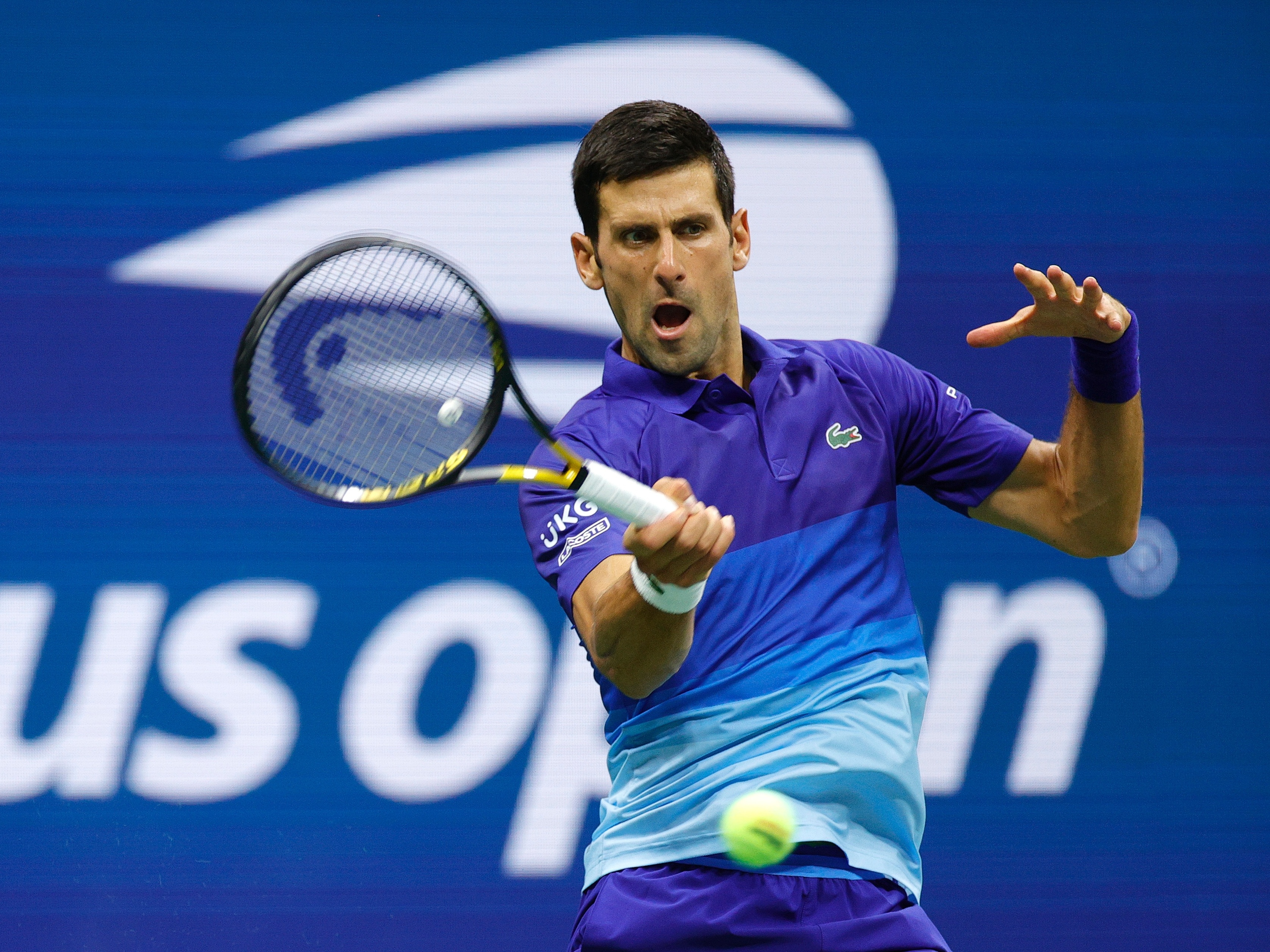 🔥 Aprenda a devolver saque igual o #Djokovic e vença mais jogos de tênis  ;-) 