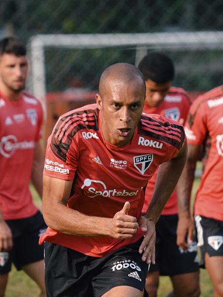 Miranda foi um dos jogadores que participou da reunião com a torcida organizada - Erico Leonan / saopaulofc