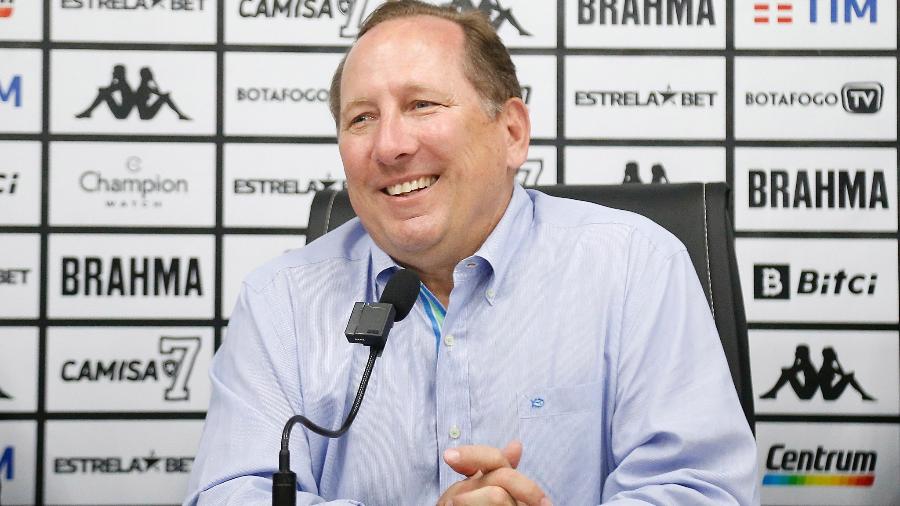 John Textor, investidor do Botafogo, durante apresentação do técnico Luís Castro - Vitor Silva / Botafogo