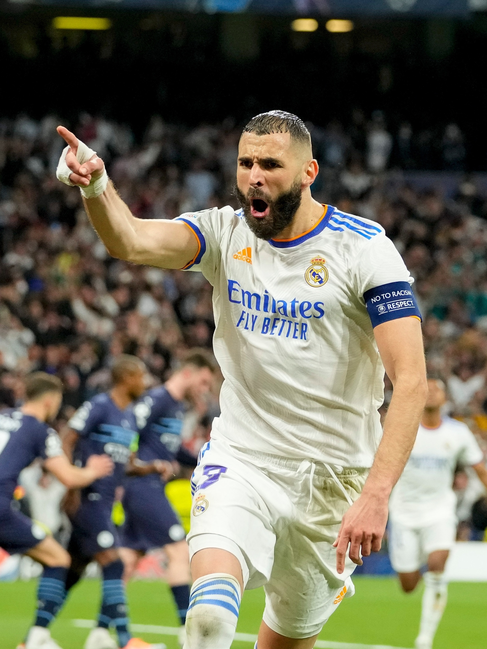 Karim Benzema, do Real Madrid, é eleito melhor jogador do mundo; confira  outros vencedores - Folha PE