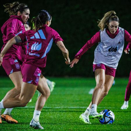 Jogadoras da seleção espanhola durante treinamento para a disputa da Copa feminina