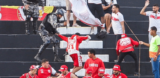 Torcedoras do Sport e do ABC trocam socos e tapas em jogo da Série