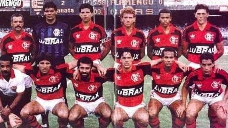 Zagueiro Fernando como capitão do estrelado elenco do Flamengo com Renato Gaúcho, Júnior, Zinho e etc