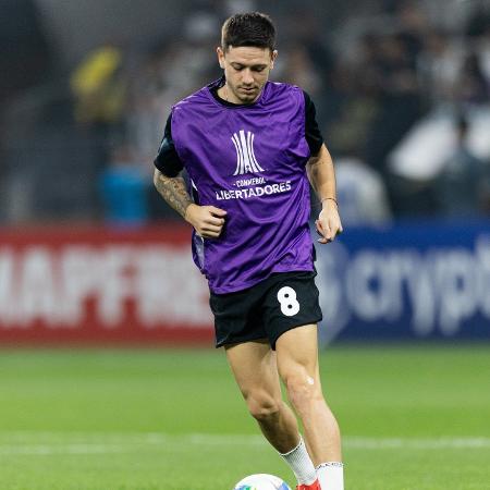 Rodrigo Garro, do Corinthians, no aquecimento antes do jogo contra o Barcelona-EQU, pela Libertadores Rodrigo Garro, do Corinthians, no aquecimento antes do jogo contra o Barcelona-EQU, pela Libertadores