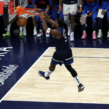 Anthony Edwards enterra a bola na vitória dos Timberwolves sobre o Thunder Anthony Edwards enterra a bola na vitória dos Timberwolves sobre o Thunder