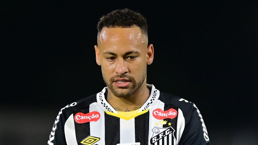 Neymar se lamenta durante Santos x RB Leipzig Neymar se lamenta durante Santos x RB Leipzig