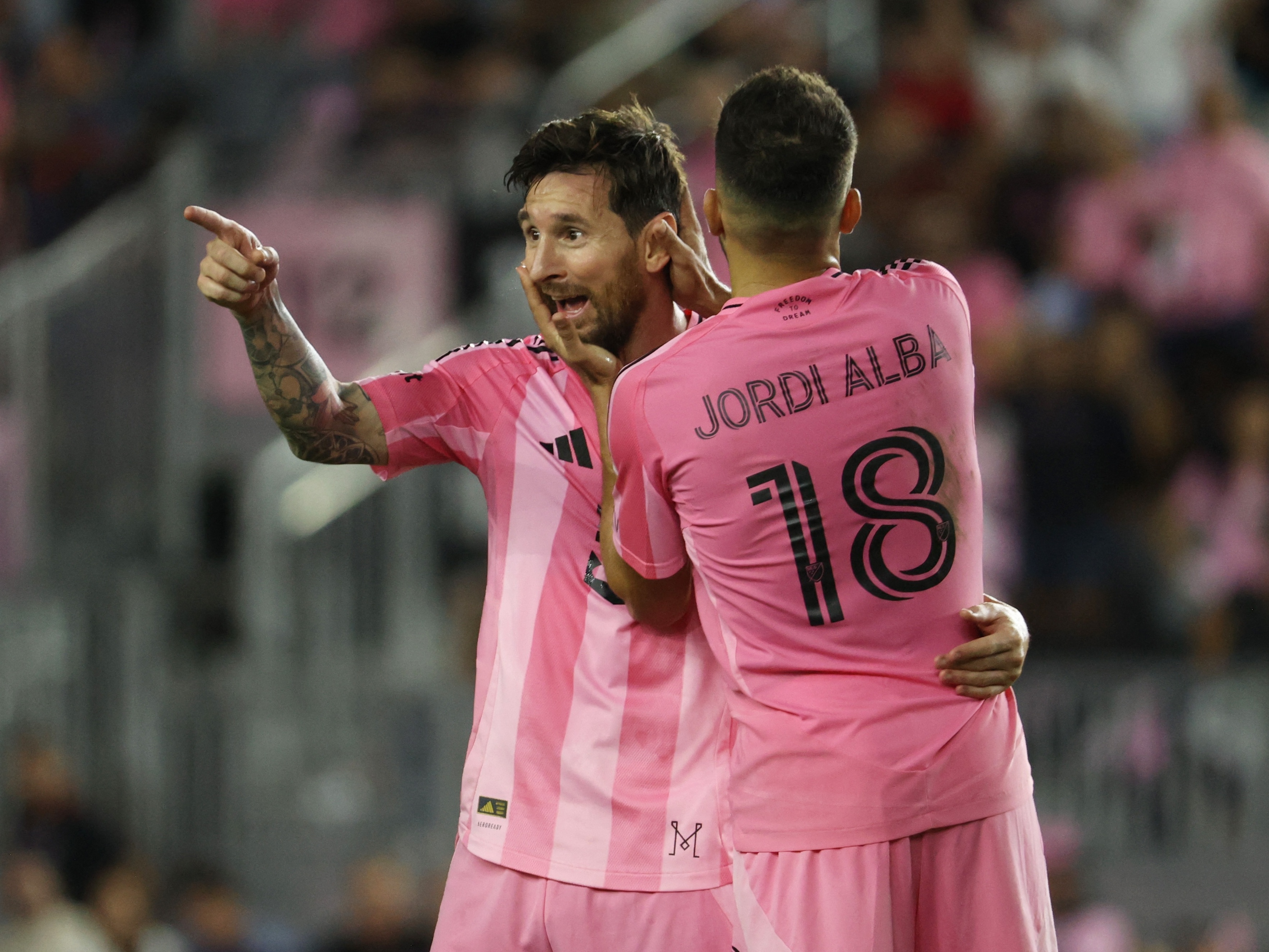 Inter Miami domina Atlanta United com goleada histórica de 4x0 e garante vantagem em playoffs