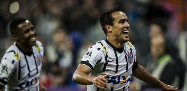 Jadson é o goleador do Corinthians no Campeonato Brasileiro - Adriano Vizoni/Folhapress