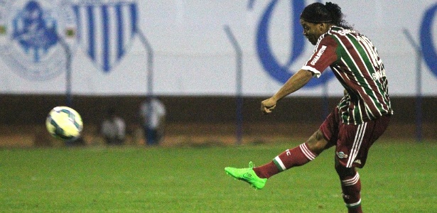 Ronaldinho fica fora de nova viagem com o Fluminense para trabalhar parte física - NELSON PEREZ/FLUMINENSE F.C