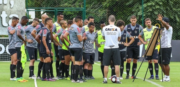 Roger aposta no posicionamento para deixar o Atlético-MG mais equilibrado em 2017 - Bruno Cantini/Clube Atlético Mineiro