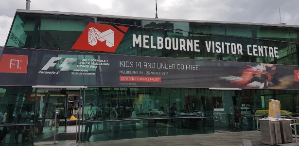 GP da Austrália muda a cara do centro de informações turísticas em Melbourne - Julianne Cerasoli/UOL Esporte