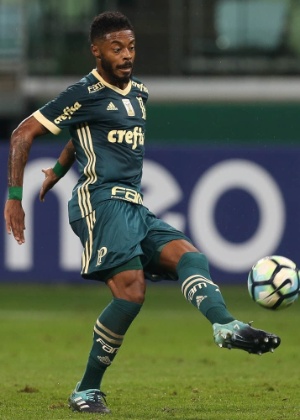 Michel Bastos ainda não conseguiu recuperar o bom futebol que teve em 2010 - Agência Palmeiras