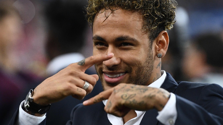 Neymar se recupera de fratura e deve retomar os treinos em campo em breve, visando a Copa - AFP PHOTO / FRANCK FIFE