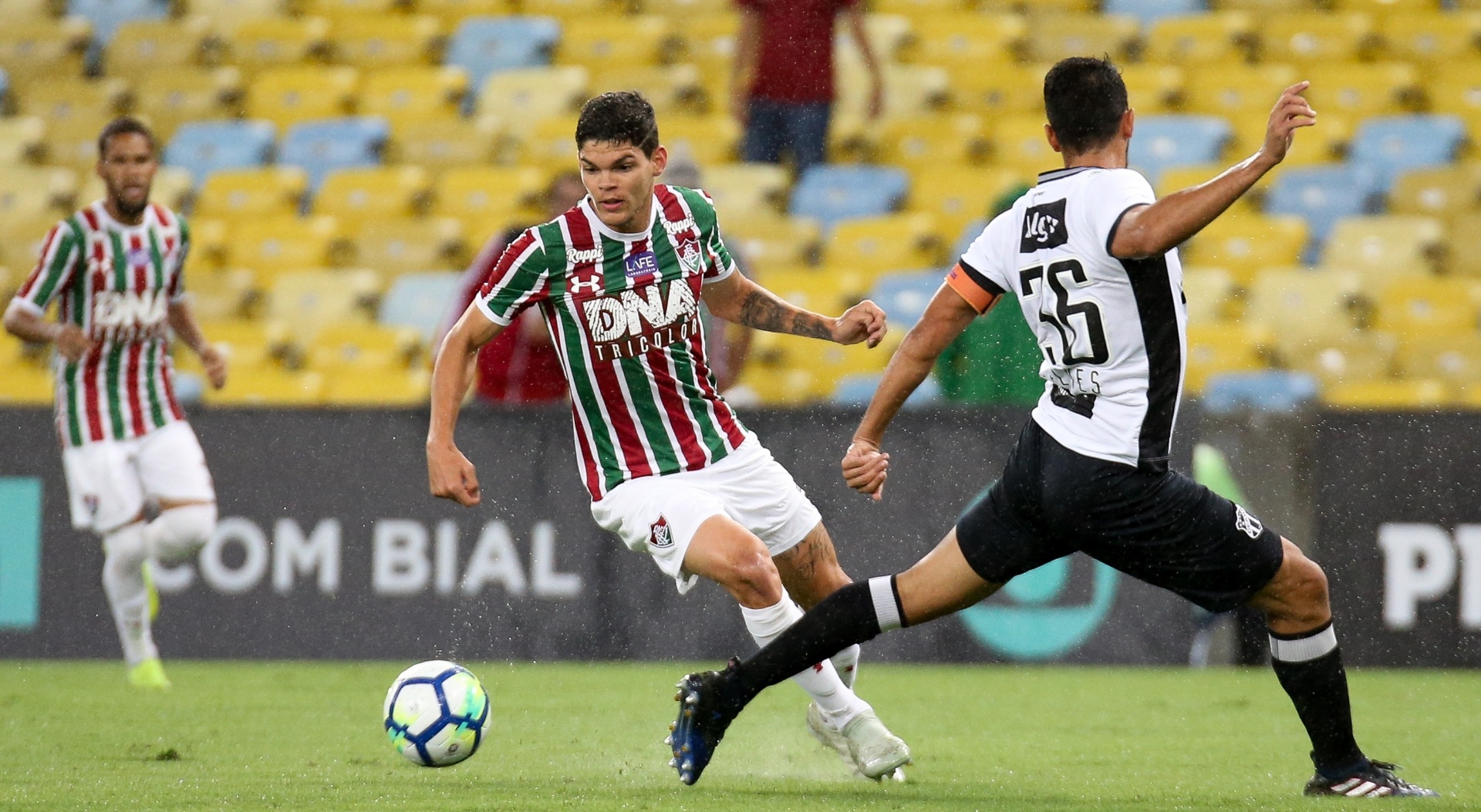 Ayrton Lucas, durante partida entre Fluminense e Ceará