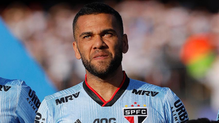 Há chances de Daniel Alves atuar na lateral, sua posição de origem, neste fim de semana - Daniel Vorley/AGIF