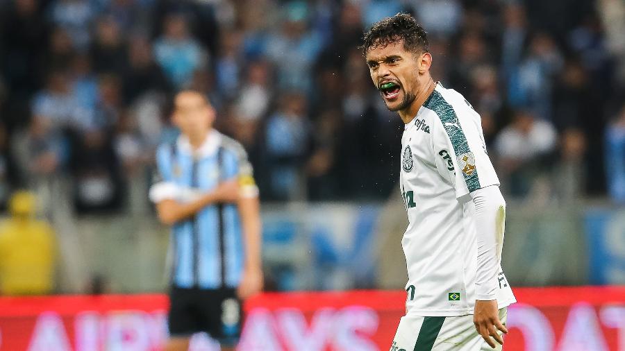 Gustavo Scarpa comemora gol do Palmeiras contra o Grêmio - Pedro H. Tesch/AGIF