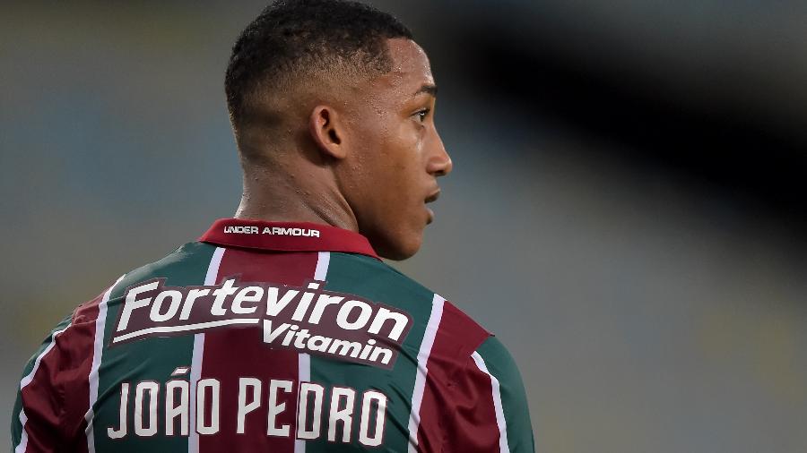 João Pedro foi vaiado pela torcida do Fluminense em derrota para o Athletico e perdeu vaga no time - Thiago Ribeiro/AGIF