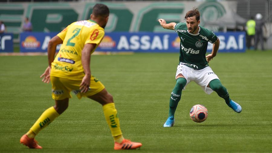 Matias Viña em ação pelo Palmeiras na partida contra o Mirassol - Bruno Ulivieri/AGIF