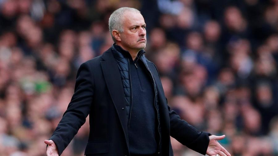 Técnico do Tottenham José Mourinho pede mais agressividade do time após derrota para o Wolverhampton - Andew Couldridge/Action Images via Reuters 