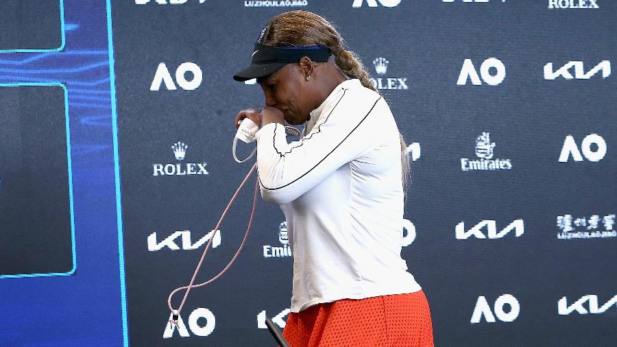 Serena Williams chora após deixar entrevista coletiva no Australian Open - ROB PREZIOSO / TENNIS AUSTRALIA / AFP