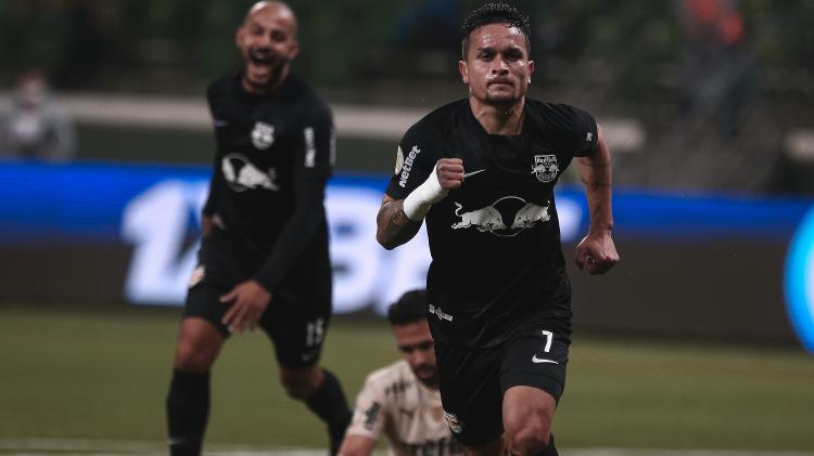 Artur celebra el tercer gol de Bragantino en duelo ante Palmeiras en Allianz Parque - Ettore Chiriguini / AGIF - Ettore Chiriguini / AGIF