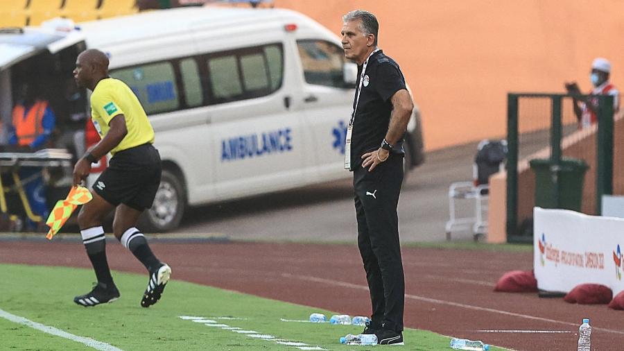 Treinador Carlos Queiroz comanda a seleção do Egito na estreia da Copa Africana de Nações - DANIEL BELOUMOU OLOMO/AFP