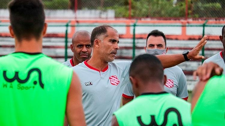 Ídolo del Vasco, Felipe Maestro es el entrenador y la gran estrella del Bangu en el Campeonato Carioca - Caio Almeida / Bangu AC - Caio Almeida / Bangu AC