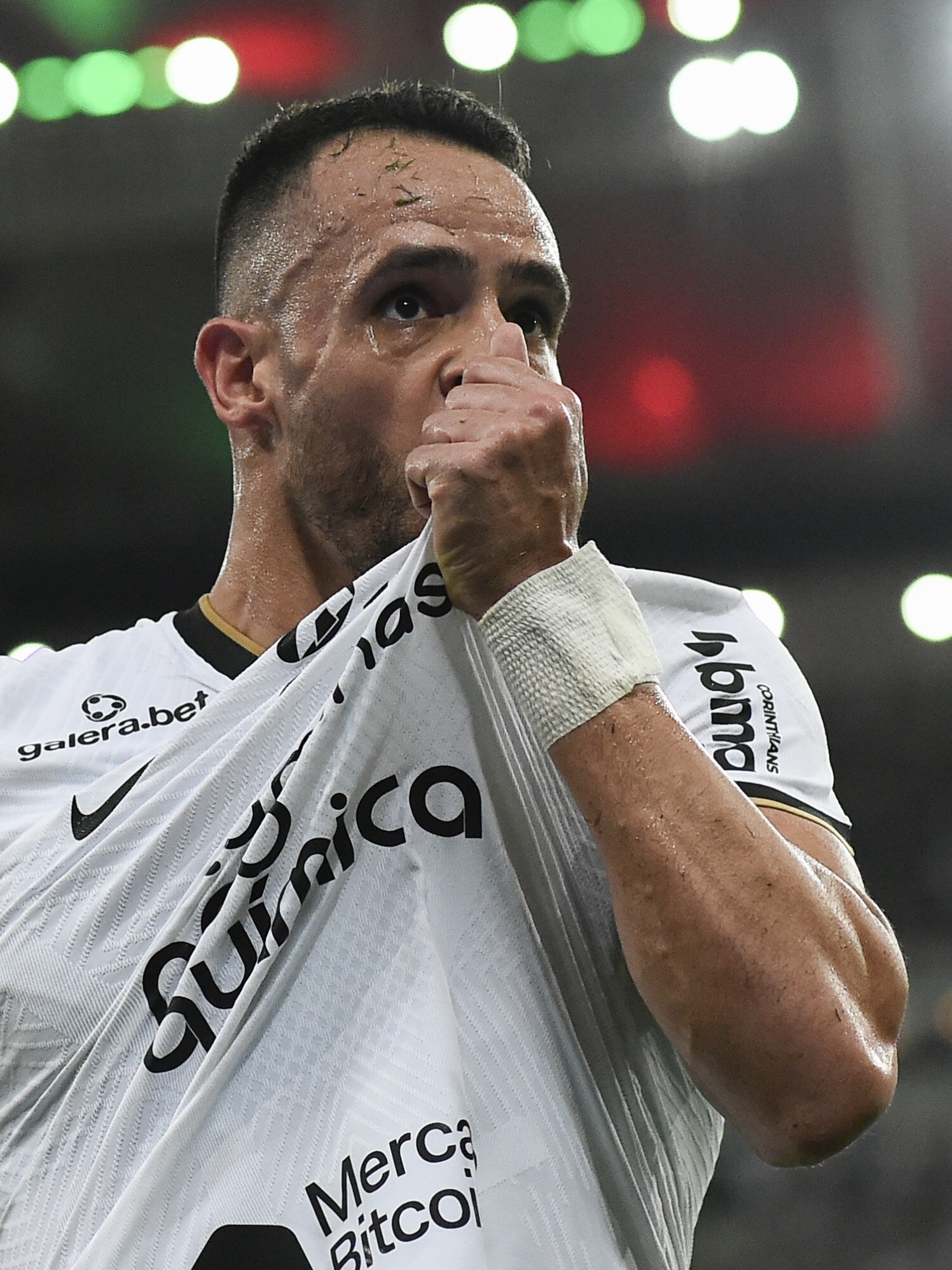 GOOOOOOOOL - Renato Augusto abre o placar!