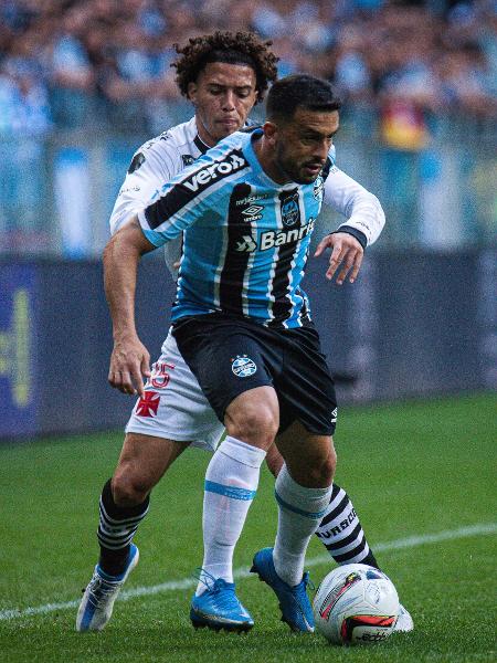 Com a derrota para o Grêmio, o Vasco estacionou nos 45 pontos e viu o Londrina encostar, ameaçando a possibilidade de acesso à Série A - Maxi Franzoi/AGIF