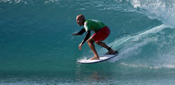 kelly-slater-na-etapa-de-surf-