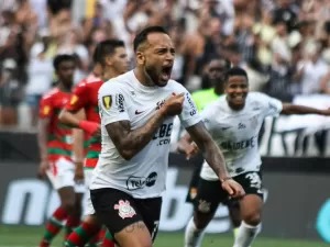Tite pede, e Flamengo negocia a contratação de Maycon, do Corinthians