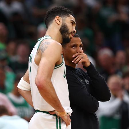 Jayson Tatum e Joe Mazzulla durante o jogo 1 da NBA Finals