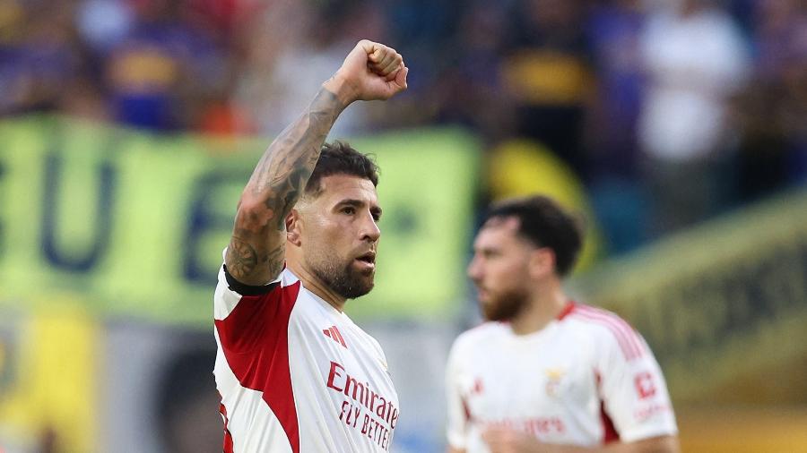 Otamendi comemora gol do Benfica sobre o Boca Juniors em duelo do Mundial - Megan Briggs / GETTY IMAGES NORTH AMERICA / Getty Images via AFP