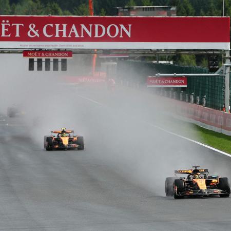 Oscar Piastri e Lando Norris, da McLaren, no GP da Bélgica de Fórmula 1 Oscar Piastri e Lando Norris, da McLaren, no GP da Bélgica de Fórmula 1