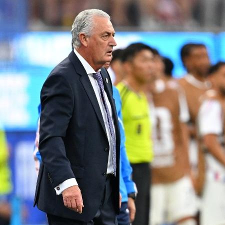 Gustavo Alfaro, técnico do Paraguai, durante partida contra os Estados Unidos na Copa do Mundo
