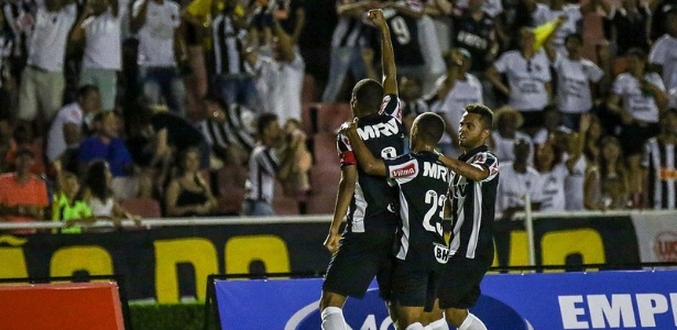 Leonardo Silva comemora o gol da vitória do Atlético-MG sobre o Uberlândia - Bruno Cantini/Clube Atlético Mineiro